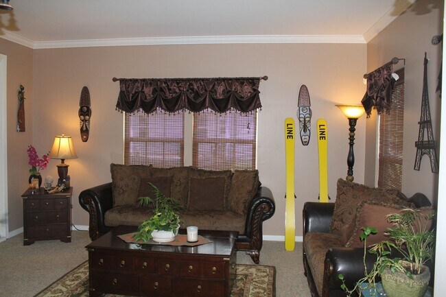 Foto del edificio - Spacious 4BR House in Webster