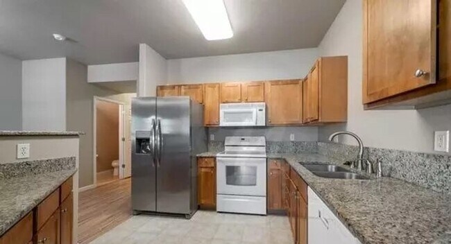 Foto del edificio - ! WEST SIDE IS THE BEST SIDE ! 3BR, 3BA To...