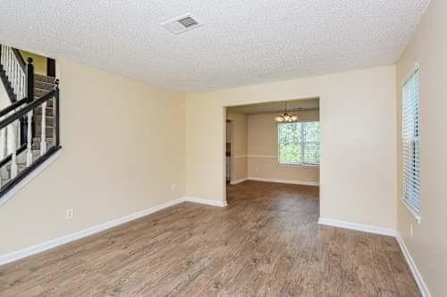 Foto del edificio - 733 Trigg Lake Ct