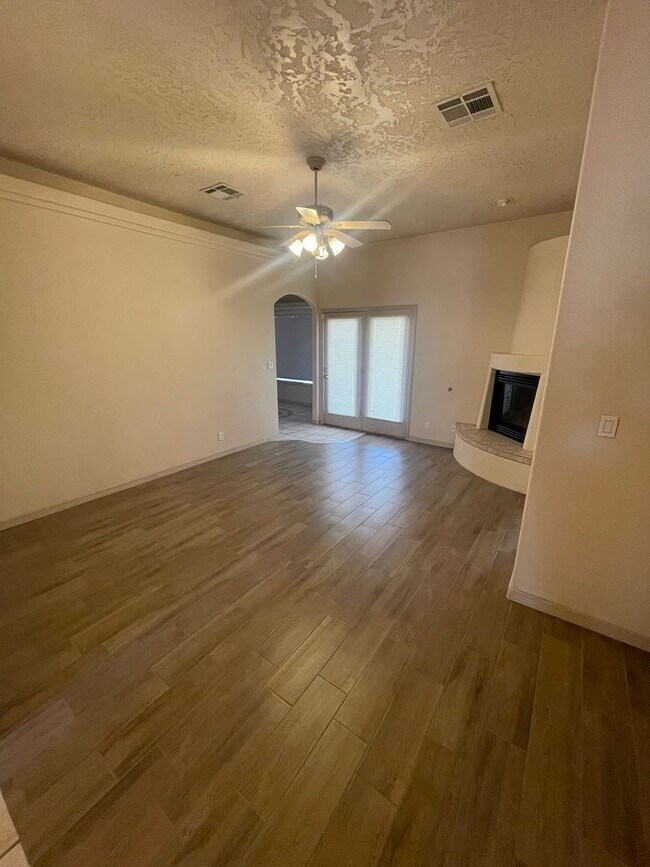 Building Photo - 2677 Stellar Way