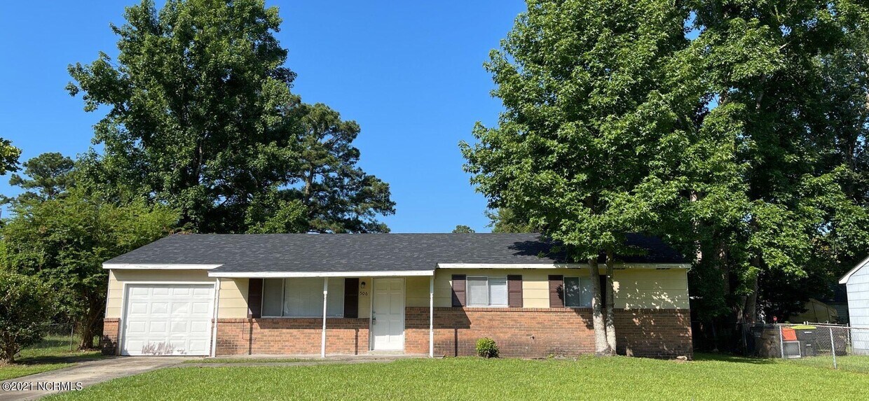 Primary Photo - 506 Myna Dr