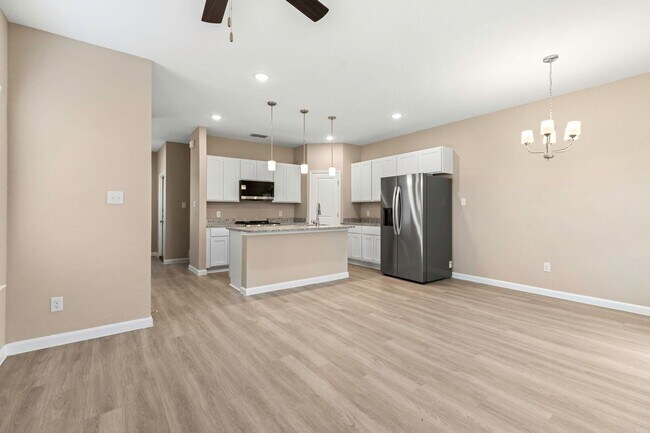 Foto del edificio - BRAND NEW 3 Bedroom, 2.5 Bathroom, Two-story Townhome
