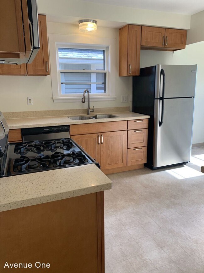 Building Photo - 2 br, 1 bath House - 105 NE 54th St