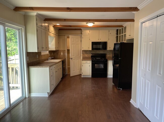 Foto del edificio - 902 Highland Ter NE