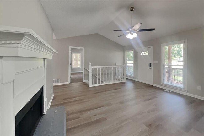 Building Photo - 66 Freestone Ln
