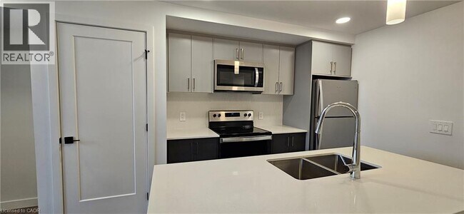 Building Photo - 31 Mill St