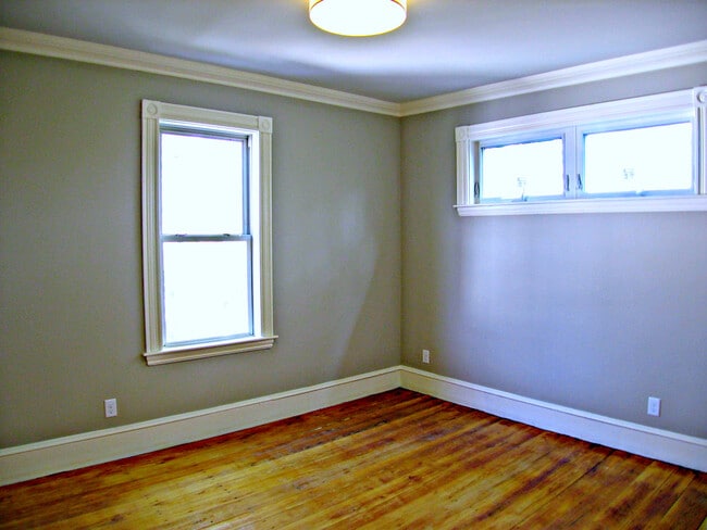 Building Photo - 14 Armstrong St