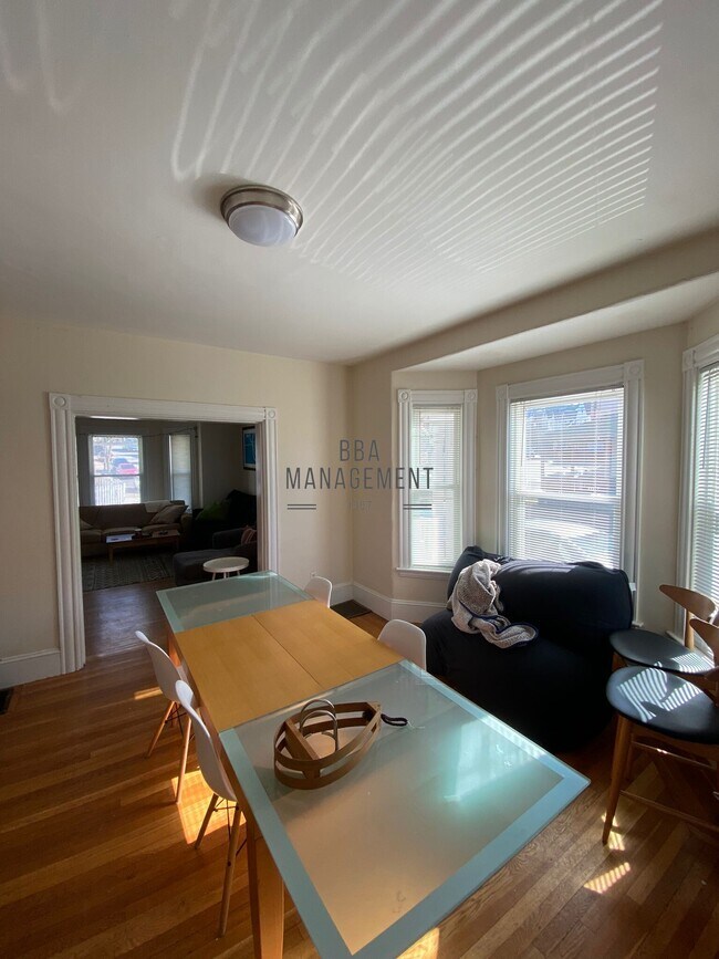 Foto del edificio - 58 Saunders St