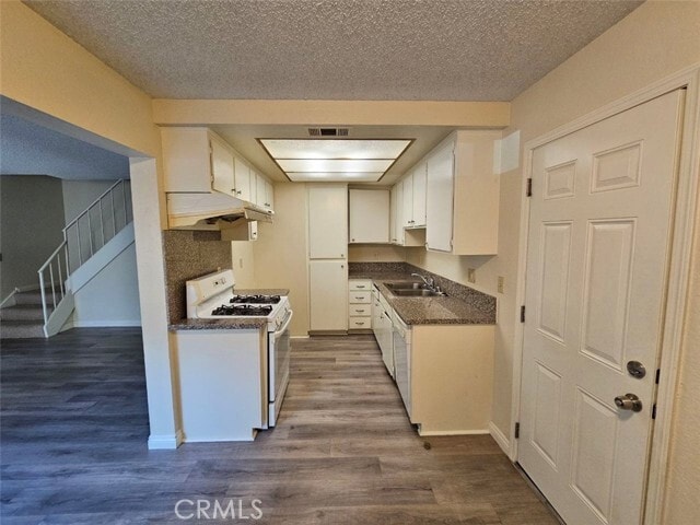 Building Photo - 16803 Chaparral Ave