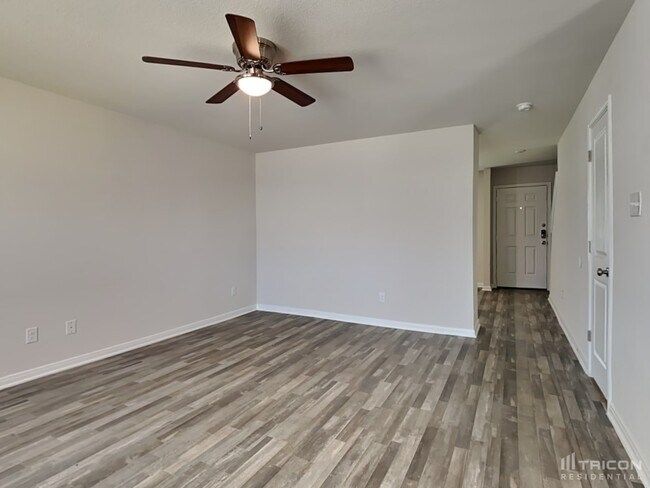 Foto del edificio - 15547 Taylorcrest Dr