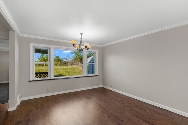 Foto del edificio - MOVE IN READY! Passed Occupancy!!! Move in BEFORE the holidays! Refrigerator included.