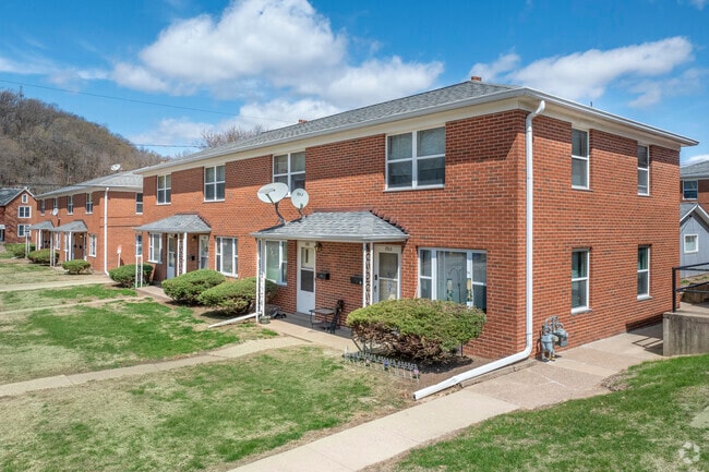 Building Photo - Eagle Point Townhomes