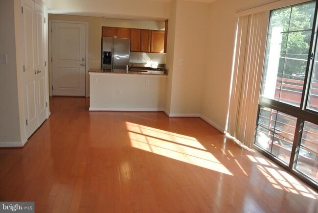 Foto del edificio - 7923 Eastern Ave NW