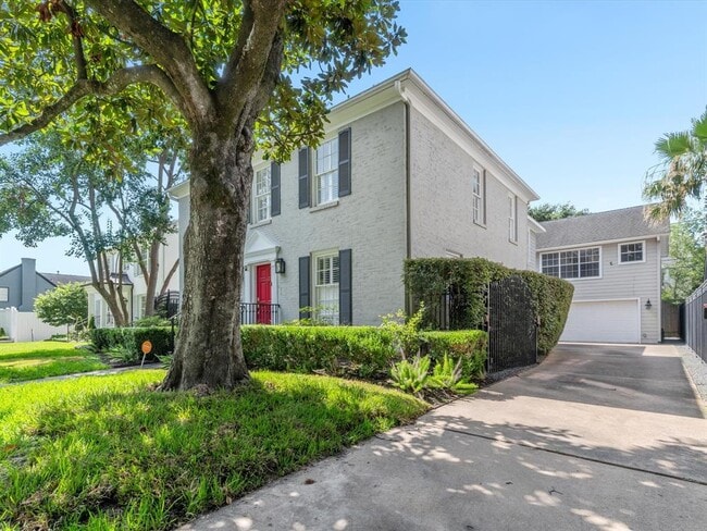 Building Photo - 3021 Wroxton Rd