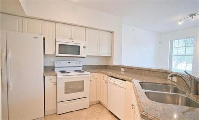 Foto del edificio - 6540 W Sample Rd