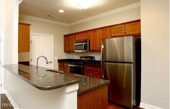 Foto del edificio - 721 Moore Rd
