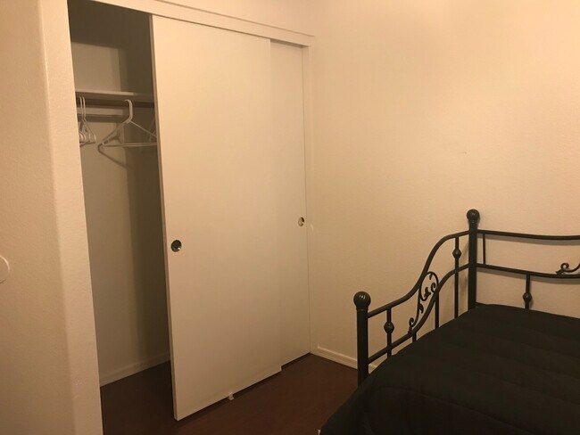 Foto del edificio - 492 E Laredo St