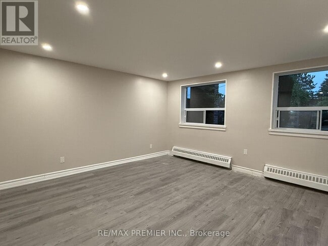 Building Photo - 40 Torbolton Dr