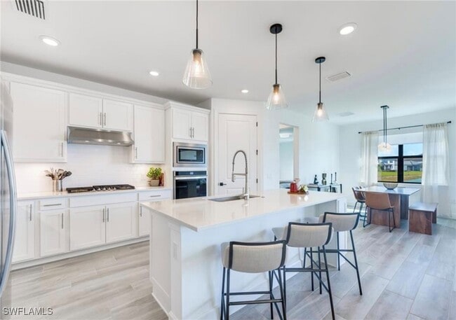 Building Photo - 20419 Pebble Gln Dr