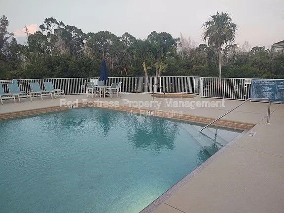 Foto del edificio - 1789 Four Mile Cove Pkwy