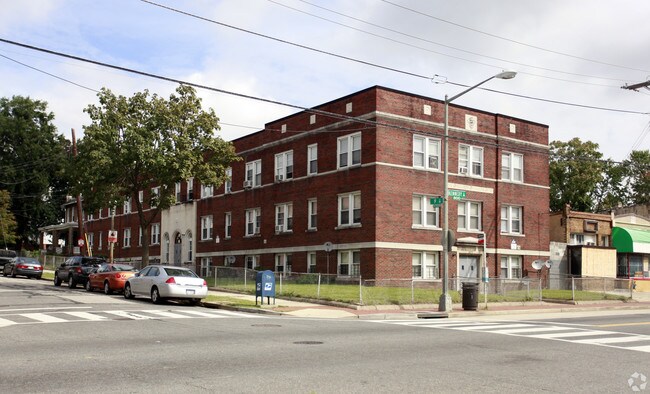 Primary Photo - 839 Kennedy St NW