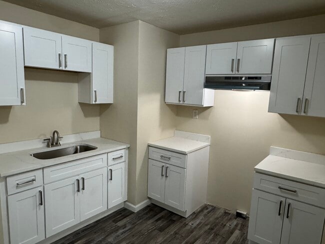 Building Photo - 110 Whispering Pines Terrace