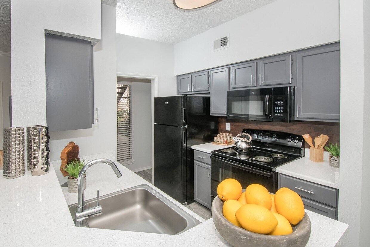 BlairBitters Apartments 400 W Bitters Rd San Antonio, TX