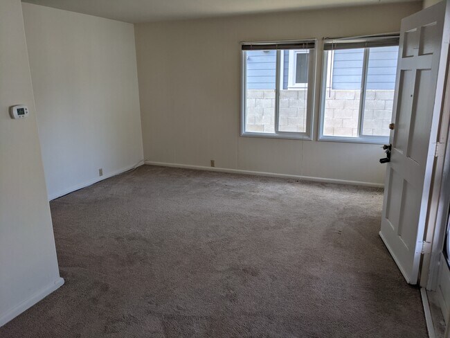 living room - 1313 Portola Ave