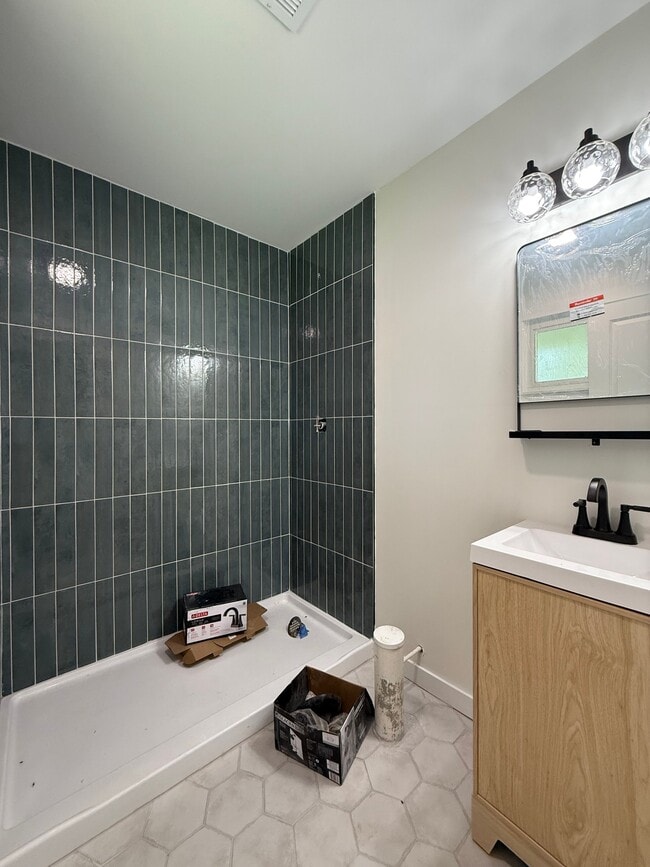 Building Photo - 1170 Benedict Ct
