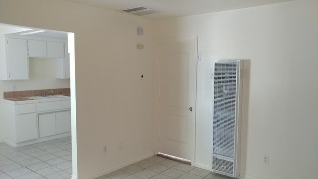 Foto del edificio - 16500 Orange St