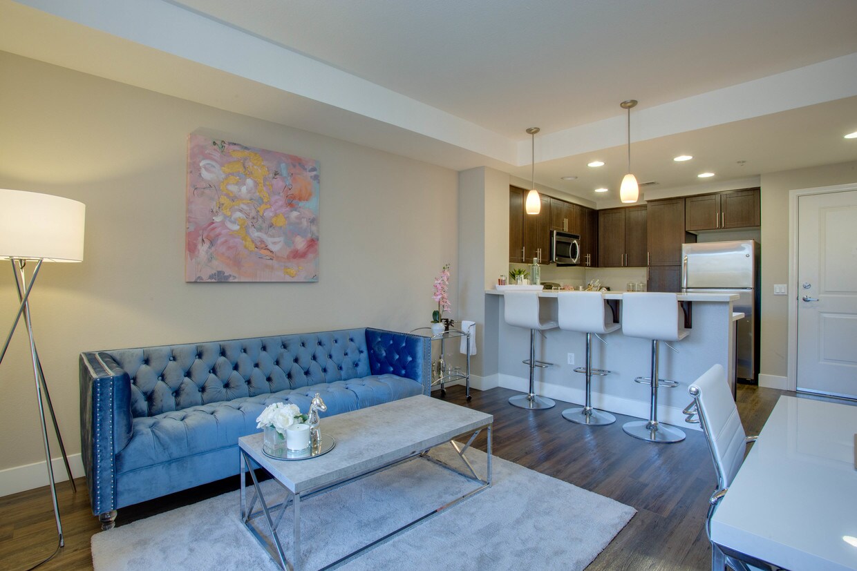 Foto principal - 7820 Westside Dr