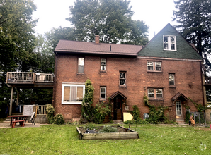 Building Photo - 183-185 Eastlawn St