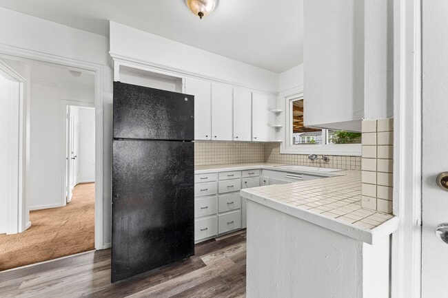 Building Photo - Clean, Spacious, and Rent Ready 2 bedroom ...