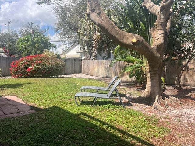 Photo - 541 NE 47th St Townhome