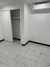 Building Photo - 552 Congress St