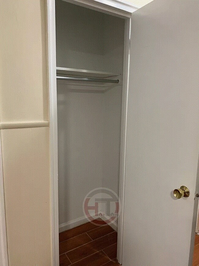 Foto del edificio - 854 Kinsella St