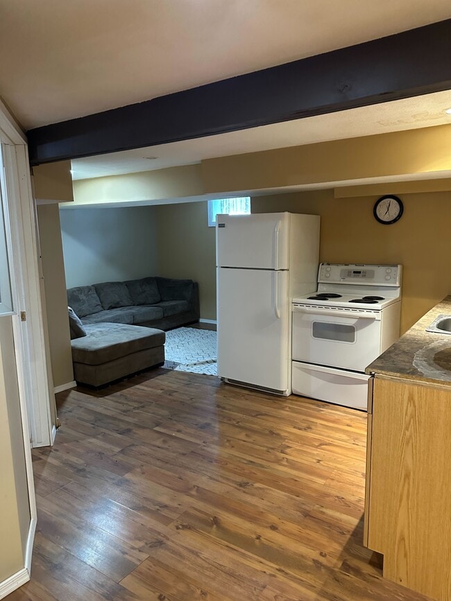 Building Photo - 11 Krivel Crescent