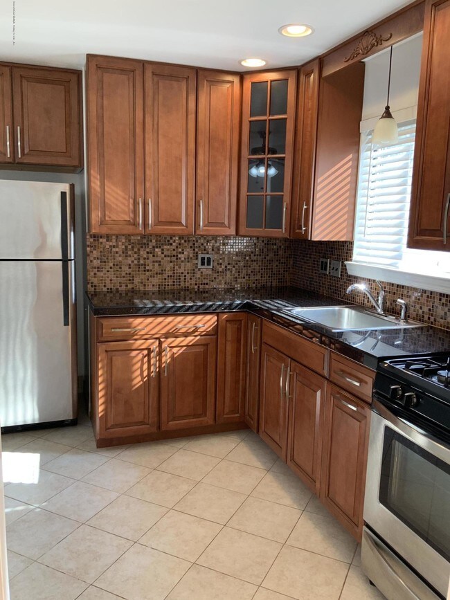 21 Rae Ave, Staten Island, NY 10312 Apartment for Rent in Staten