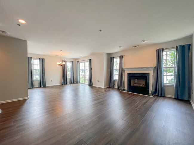 Foto del edificio - 6209 Riverfront Dr