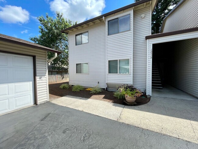 Foto del edificio - SE Single level 2 Bed 2 Bath Condo - A/C, ...