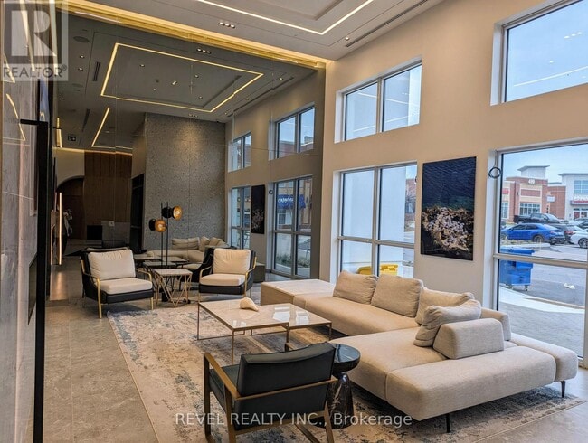 Building Photo - 509 Dundas St W