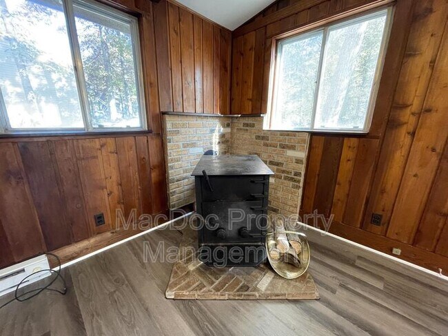 Foto del edificio - 900 Lakeview Pkwy