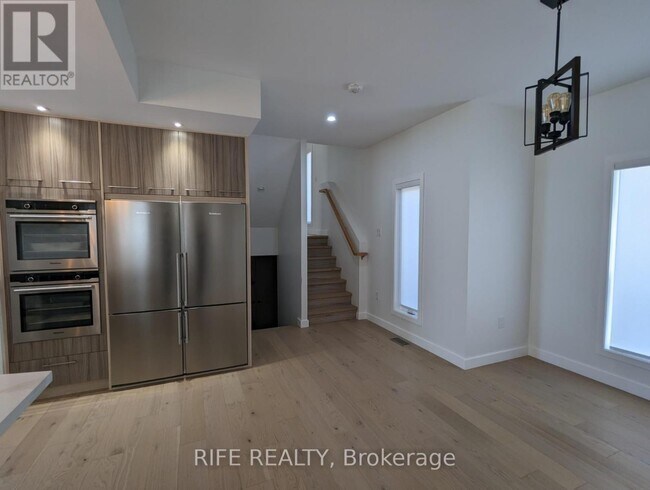 Building Photo - 46 Valley Rd