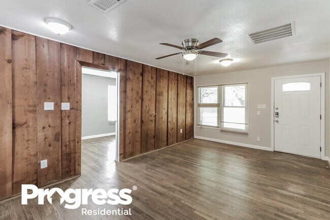 Foto del edificio - 402 Dawson Dr