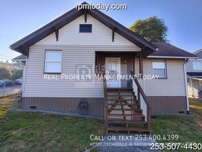 Building Photo - 1854 E Fairbanks St