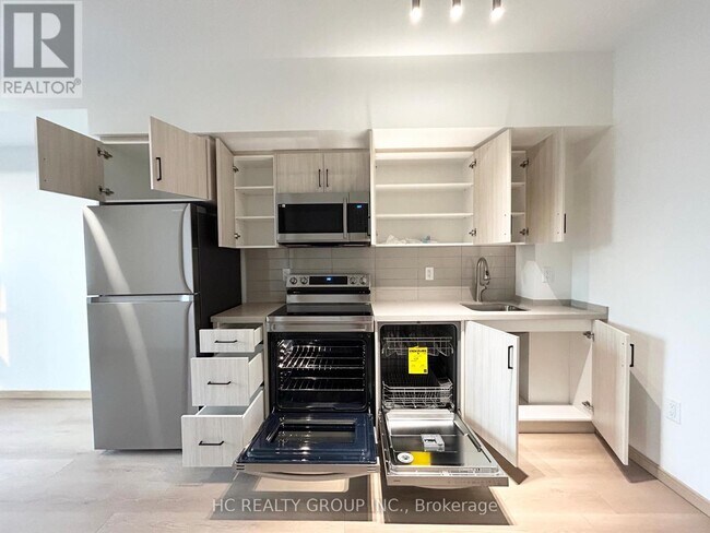 Photo du bâtiment - 3429-3429 Sheppard Ave E