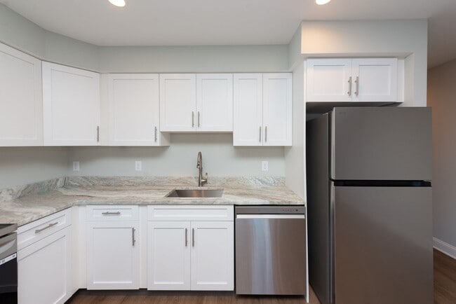 Interior Photo - 925 at North