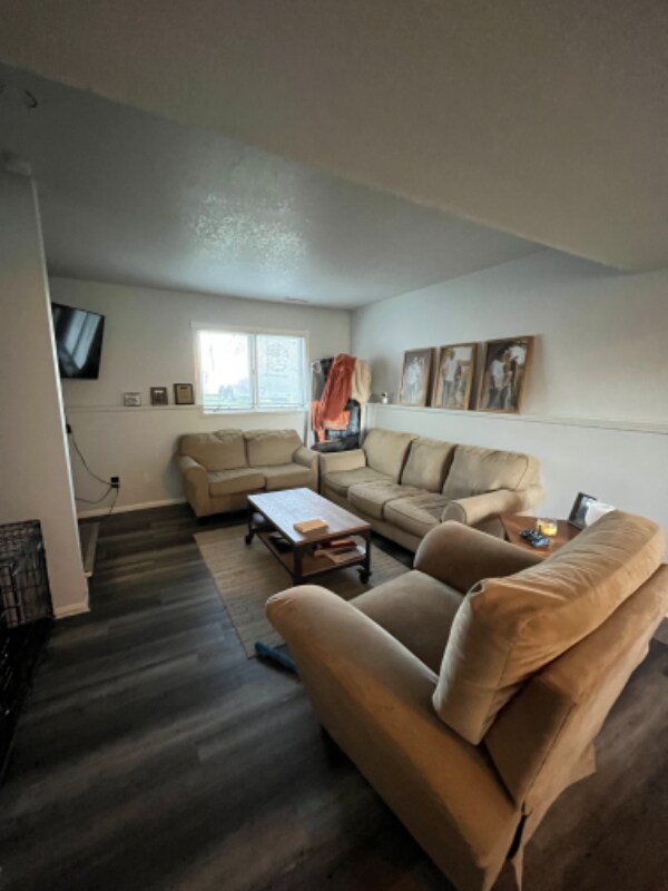 Foto del edificio - 406 E Plainview Ave