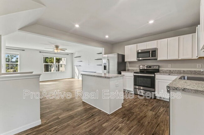 Building Photo - 95 Manilla Cir