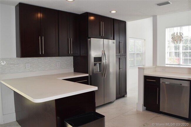 Foto del edificio - 1390 Seabay Rd